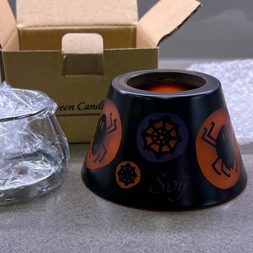 SUN VALLEY Halloween Candle Shade Spider, Orange, Purple. Yankee
